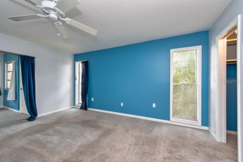 Condo in New Port Richey, Florida, 2 bedrooms  № 1846869 - photo 12