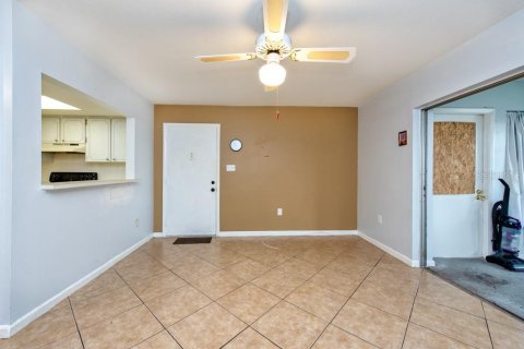 Condo in New Port Richey, Florida, 2 bedrooms  № 1846869 - photo 5