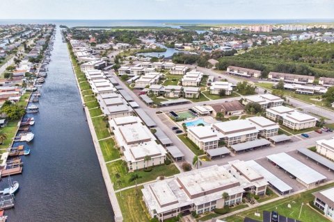 Condo in New Port Richey, Florida, 2 bedrooms  № 1846869 - photo 25