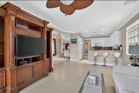 Casa en alquiler en Delray Beach, Florida, 4 dormitorios, 266.72 m2 № 2077749 - foto 23