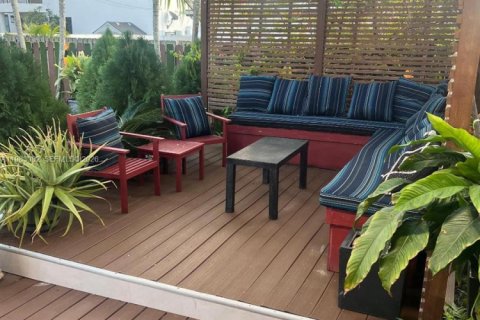 House in Hollywood, Florida 3 bedrooms, 258.36 sq.m. № 2050044 - photo 10