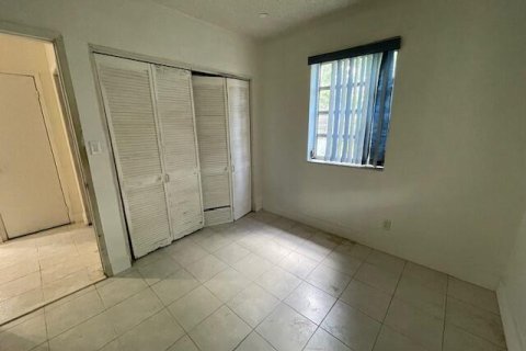Купить виллу или дом в Холливуд, Флорида 2 комнаты, 162.49м2, № 2083127 - фото 20