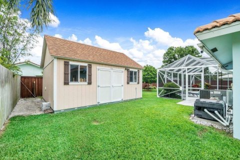 Villa ou maison à louer à Boca Raton, Floride: 5 chambres, 166.67 m2 № 1135410 - photo 1