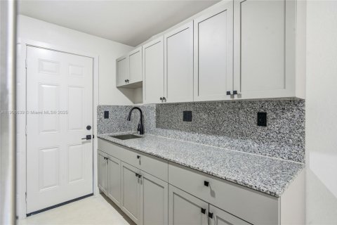 Apartamento en alquiler en North Miami, Florida, 1 dormitorio, 54.72 m2 № 1951970 - foto 8
