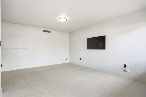Apartamento en alquiler en North Miami, Florida, 1 dormitorio, 54.72 m2 № 1951970 - foto 4