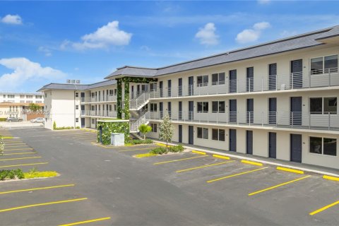 Apartamento en alquiler en North Miami, Florida, 1 dormitorio, 54.72 m2 № 1951970 - foto 3