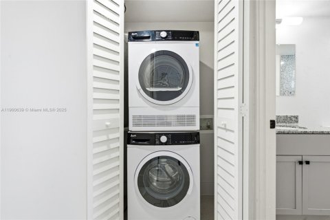 Apartamento en alquiler en North Miami, Florida, 1 dormitorio, 54.72 m2 № 1951970 - foto 12