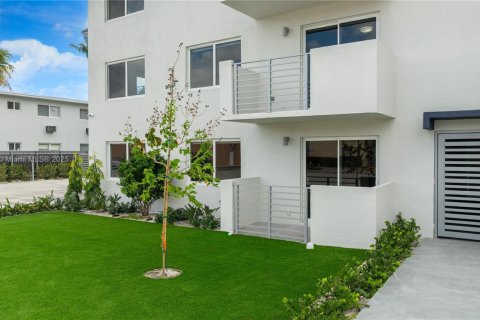 Apartamento en alquiler en North Miami, Florida, 1 dormitorio, 54.72 m2 № 1951970 - foto 2