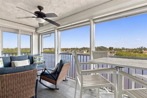 Copropriété à vendre à Englewood, Floride: 2 chambres, 101.54 m2 № 2435128 - photo 10