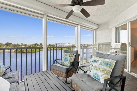 Copropriété à vendre à Englewood, Floride: 2 chambres, 101.54 m2 № 2435128 - photo 9