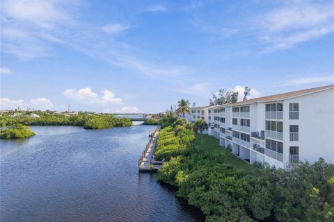 Copropriété à vendre à Englewood, Floride: 2 chambres, 101.54 m2 № 2435128 - photo 18