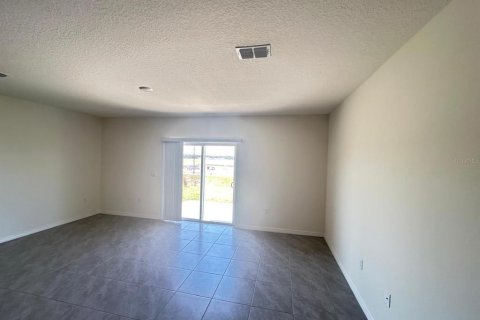Townhouse in Davenport, Florida 3 bedrooms, 138.24 sq.m. № 2202289 - photo 2