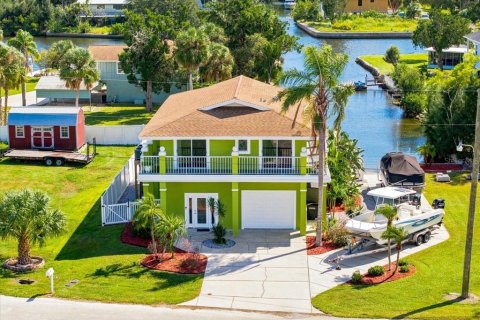 Villa ou maison à Hudson, Floride 2 chambres, 112.97 m2 № 2396843