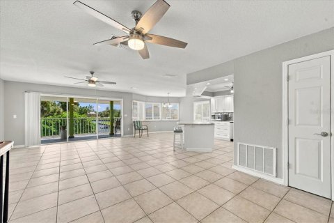 Villa ou maison à vendre à Hudson, Floride: 2 chambres, 112.97 m2 № 2396843 - photo 28