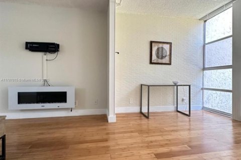 Copropriété à vendre à Hallandale Beach, Floride: 1 chambre, 76.18 m2 № 1958825 - photo 7