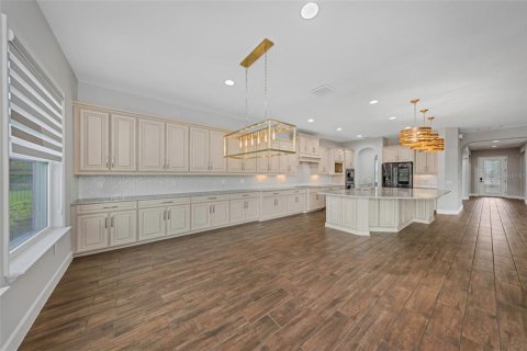 House in Lutz, Florida 4 bedrooms, 419.18 sq.m. № 2360511 - photo 13
