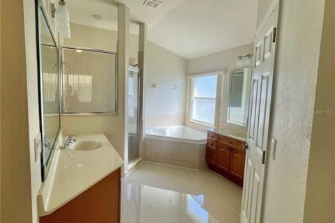 Villa ou maison à louer à Kissimmee, Floride: 4 chambres, 241.55 m2 № 2097512 - photo 17