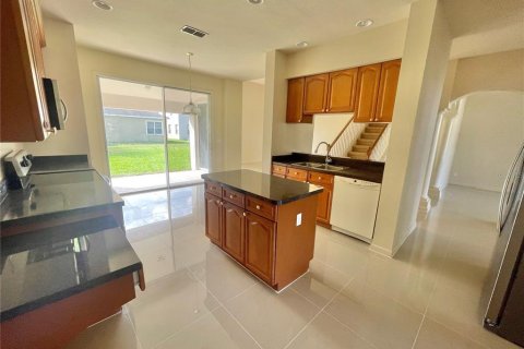 Villa ou maison à louer à Kissimmee, Floride: 4 chambres, 241.55 m2 № 2097512 - photo 8