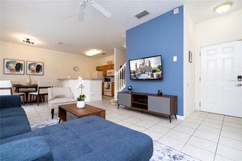 Townhouse in Kissimmee, Florida 4 bedrooms, 151.99 sq.m. № 2213392 - photo 4