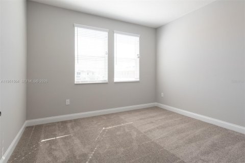 House in Winter Garden, Florida 3 bedrooms, 166.85 sq.m. № 2007612 - photo 10