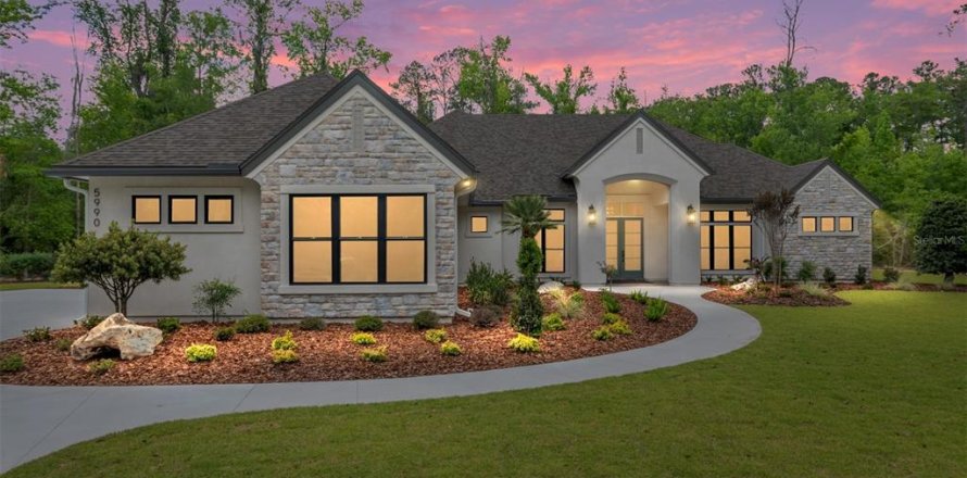 House in Gainesville, Florida 4 bedrooms, 346.99 sq.m. № 2212064