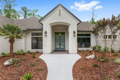 House in Gainesville, Florida 4 bedrooms, 346.99 sq.m. № 2212064 - photo 3