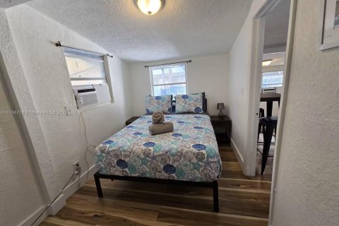 Снять в аренду виллу или дом в Майами, Флорида 1 спальня, 46.45м2, № 1696937 - фото 3