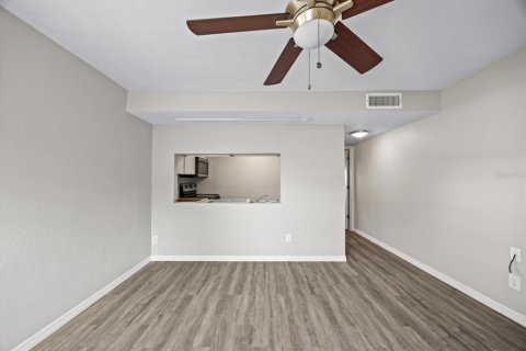 Condo in Tampa, Florida, 1 bedroom  № 1850979 - photo 3