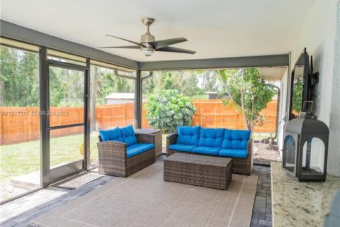 Casa en venta en Fort Myers, Florida, 3 dormitorios, 132.48 m2 № 1989979 - foto 8