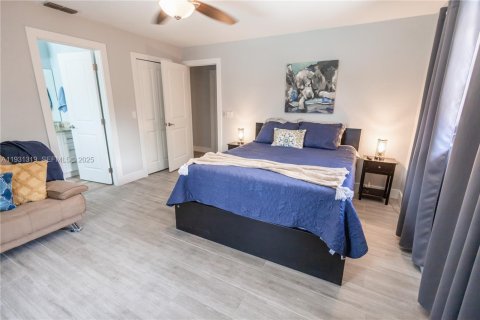 Casa en venta en Fort Myers, Florida, 3 dormitorios, 132.48 m2 № 1989979 - foto 18