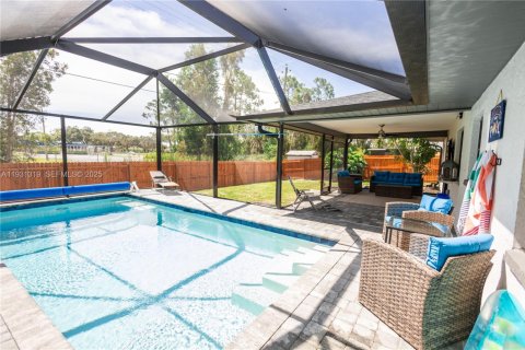 Casa en venta en Fort Myers, Florida, 3 dormitorios, 132.48 m2 № 1989979 - foto 10