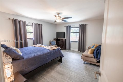 Casa en venta en Fort Myers, Florida, 3 dormitorios, 132.48 m2 № 1989979 - foto 16