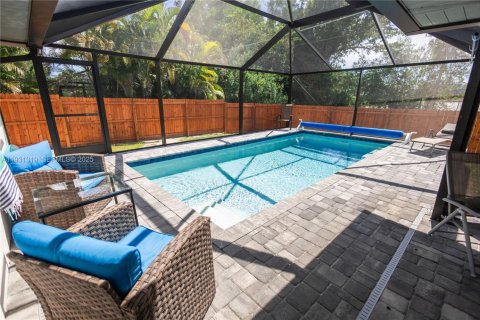 Casa en venta en Fort Myers, Florida, 3 dormitorios, 132.48 m2 № 1989979 - foto 13