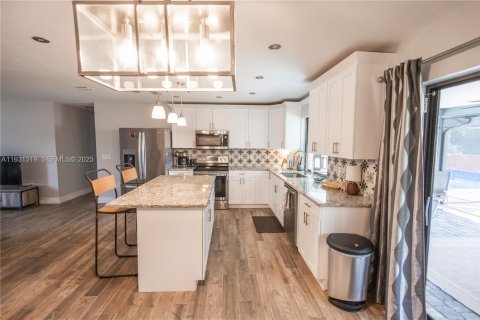 Casa en venta en Fort Myers, Florida, 3 dormitorios, 132.48 m2 № 1989979 - foto 26