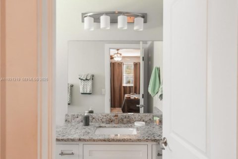 Casa en venta en Fort Myers, Florida, 3 dormitorios, 132.48 m2 № 1989979 - foto 14