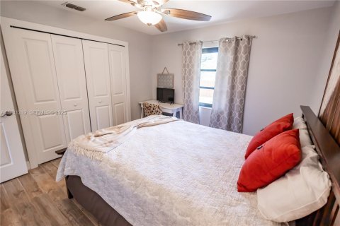 Casa en venta en Fort Myers, Florida, 3 dormitorios, 132.48 m2 № 1989979 - foto 20