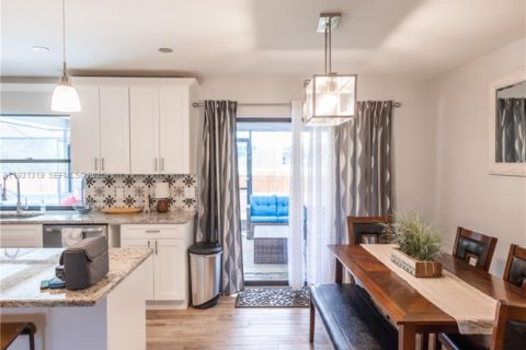 Casa en venta en Fort Myers, Florida, 3 dormitorios, 132.48 m2 № 1989979 - foto 19