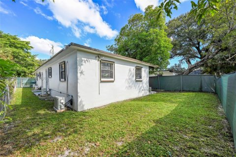 Casa en alquiler en Fort Lauderdale, Florida, 2 dormitorios, 126.9 m2 № 2027026 - foto 12