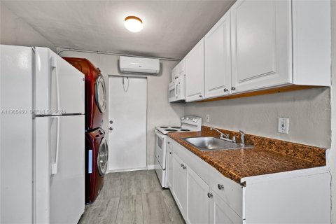 Casa en alquiler en Fort Lauderdale, Florida, 2 dormitorios, 126.9 m2 № 2027026 - foto 8