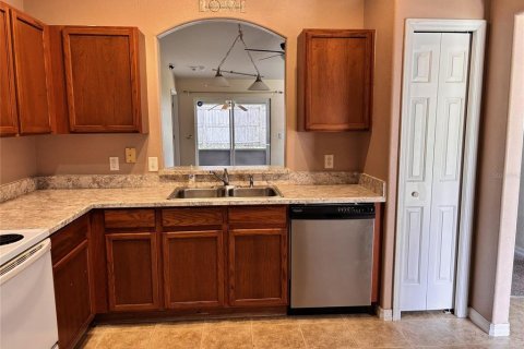 Villa ou maison à louer à Tavares, Floride: 3 chambres, 115.76 m2 № 2401005 - photo 2