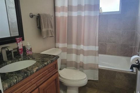 Casa en alquiler en Polk City, Florida, 4 dormitorios, 476.96 m2 № 1735503 - foto 23