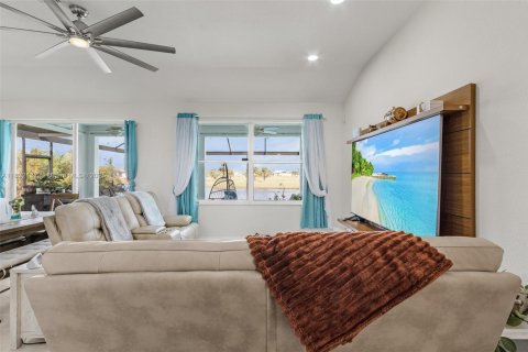 Casa en venta en Punta Gorda, Florida, 3 dormitorios, 130.81 m2 № 1790120 - foto 4