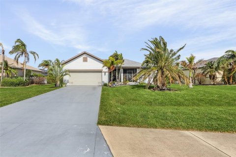 Casa en venta en Punta Gorda, Florida, 3 dormitorios, 130.81 m2 № 1790120 - foto 2