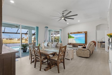 Casa en venta en Punta Gorda, Florida, 3 dormitorios, 130.81 m2 № 1790120 - foto 1