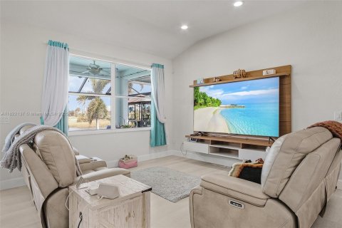 Casa en venta en Punta Gorda, Florida, 3 dormitorios, 130.81 m2 № 1790120 - foto 5