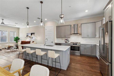 Adosado en venta en Tampa, Florida, 3 dormitorios, 251.3 m2 № 2226362 - foto 4