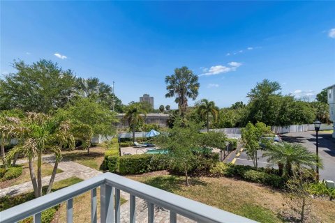 Adosado en venta en Tampa, Florida, 3 dormitorios, 251.3 m2 № 2226362 - foto 9