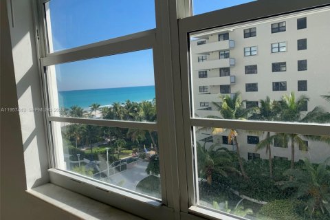 Condo in Miami Beach, Florida, 1 bedroom  № 2011443