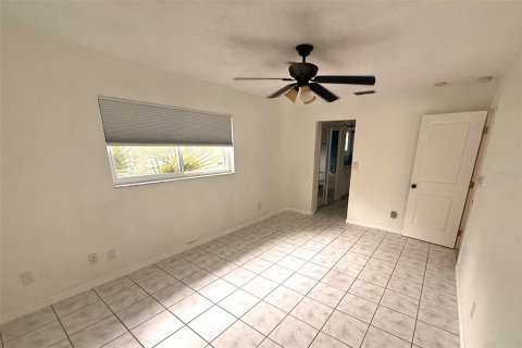 Villa ou maison à louer à Port Richey, Floride: 3 chambres, 200.11 m2 № 2398726 - photo 11