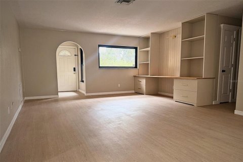 Villa ou maison à louer à Port Richey, Floride: 3 chambres, 200.11 m2 № 2398726 - photo 2